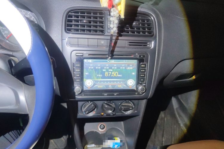 Used Volkswagen Polo 2014 1.4L Manual Fashion Edition Audio And AC Panel