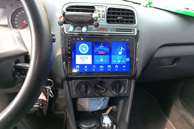 Used Volkswagen Polo 2014 1.6L Automatic Comfort Edition Audio And AC Panel