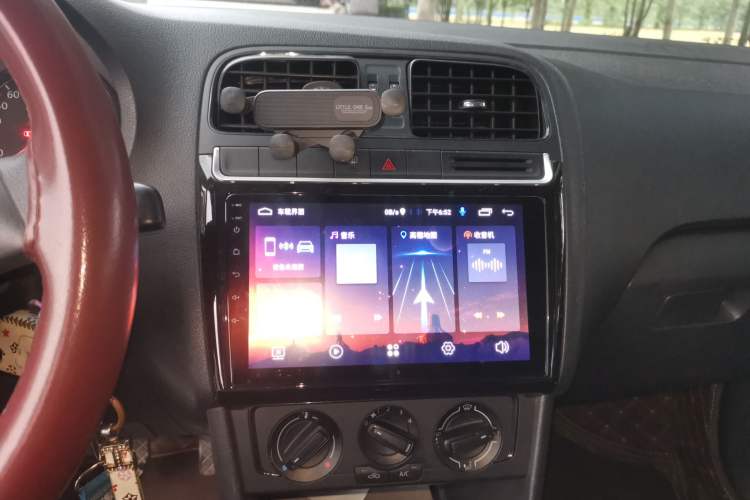 Used Volkswagen Polo 2014 1.4L Manual Fashion Edition Audio And AC Panel