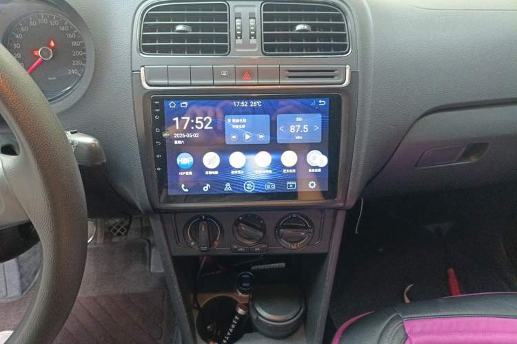 Used Volkswagen Polo 2014 1.4L Manual Fashion Edition Audio And AC Panel