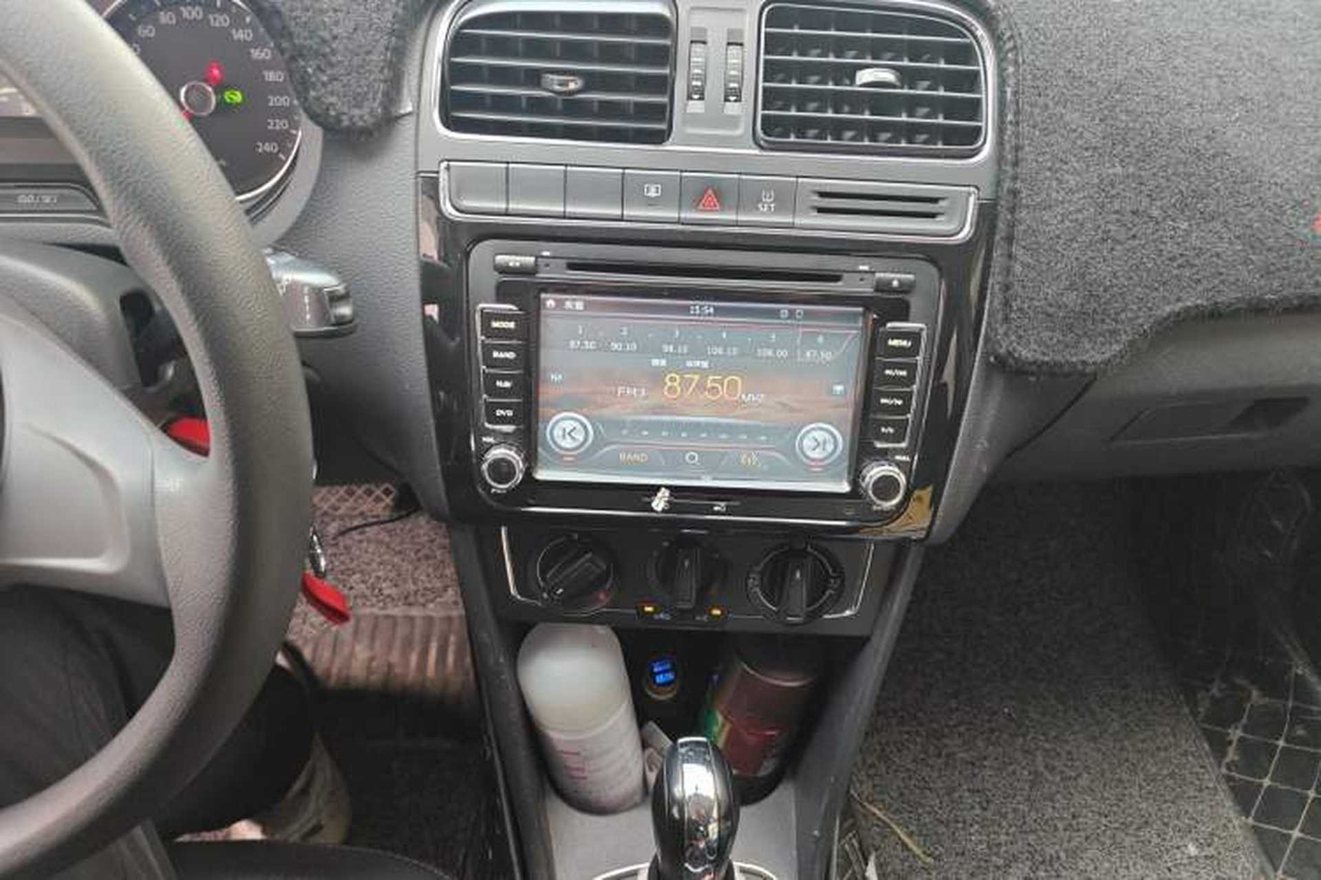 Used Volkswagen Polo 2014 1.6L Automatic Comfort Edition Audio And AC Panel