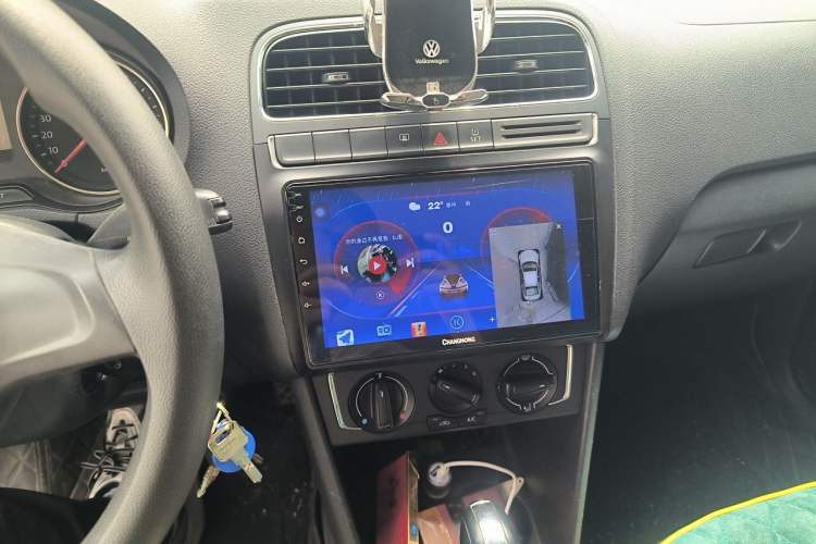 Used Volkswagen Polo 2014 1.6L Automatic Comfort Edition Audio And AC Panel