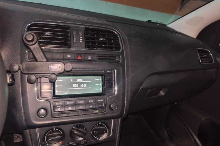 Used Volkswagen Polo 2014 1.4L Manual Comfort Edition Audio And AC Panel