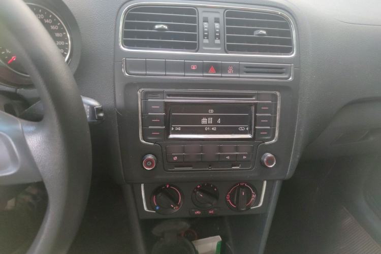 Used Volkswagen Polo 2014 1.4L Manual Comfort Edition Audio And AC Panel