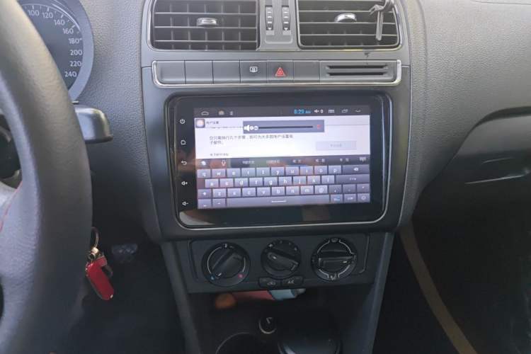 Used Volkswagen Polo 2014 1.4L Manual Fashion Edition Audio And AC Panel