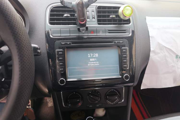 Used Volkswagen Polo 2014 1.4L Automatic Comfort Edition Audio And AC Panel