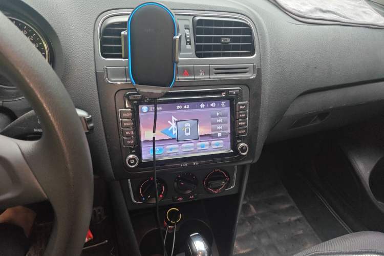 Used Volkswagen Polo 2014 1.4L Automatic Comfort Edition Audio And AC Panel