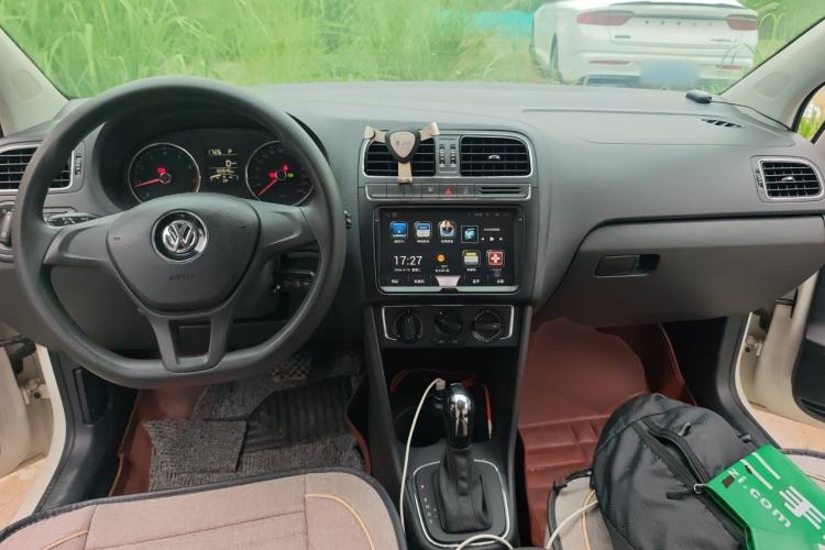 Used Volkswagen Polo 2014 1.4L Automatic Comfort Edition Center Console