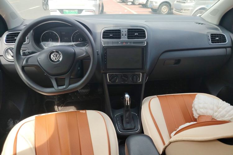 Used Volkswagen Polo 2014 1.4L Automatic Comfort Edition Center Console