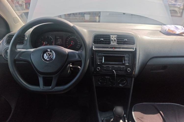 Used Volkswagen Polo 2014 1.4L Manual Comfort Edition Center Console