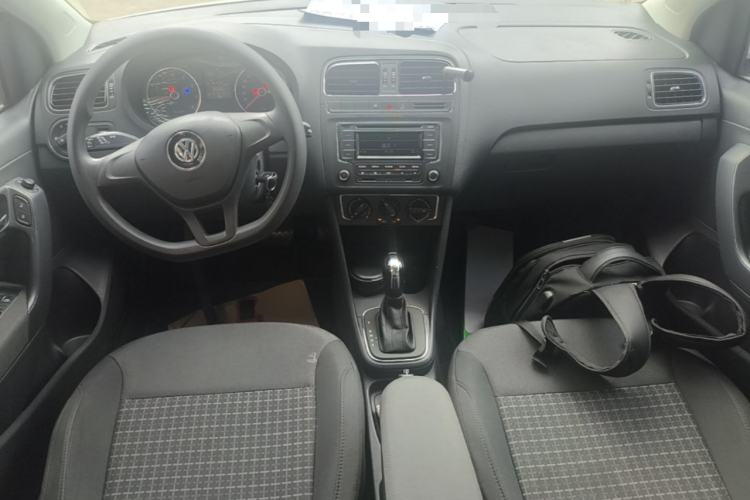 Used Volkswagen Polo 2014 1.6L Automatic Comfort Edition Center Console