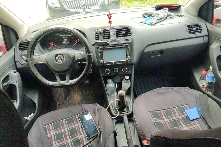 Used Volkswagen Polo 2014 1.4L Manual Fashion Edition Center Console