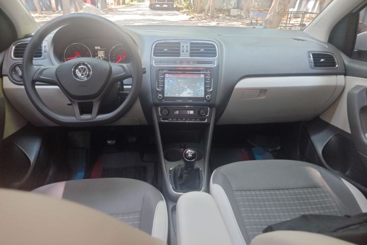 Used Volkswagen Polo 2014 1.4L Manual Comfort Edition Center Console