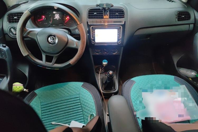 Used Volkswagen Polo 2014 1.4L Manual Fashion Edition Center Console