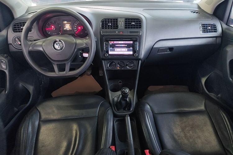 Used Volkswagen Polo 2014 1.4L Manual Fashion Edition Center Console