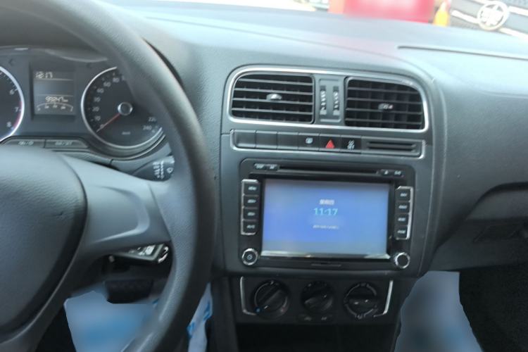 Used Volkswagen Polo 2014 1.6L Automatic Comfort Edition Center Console