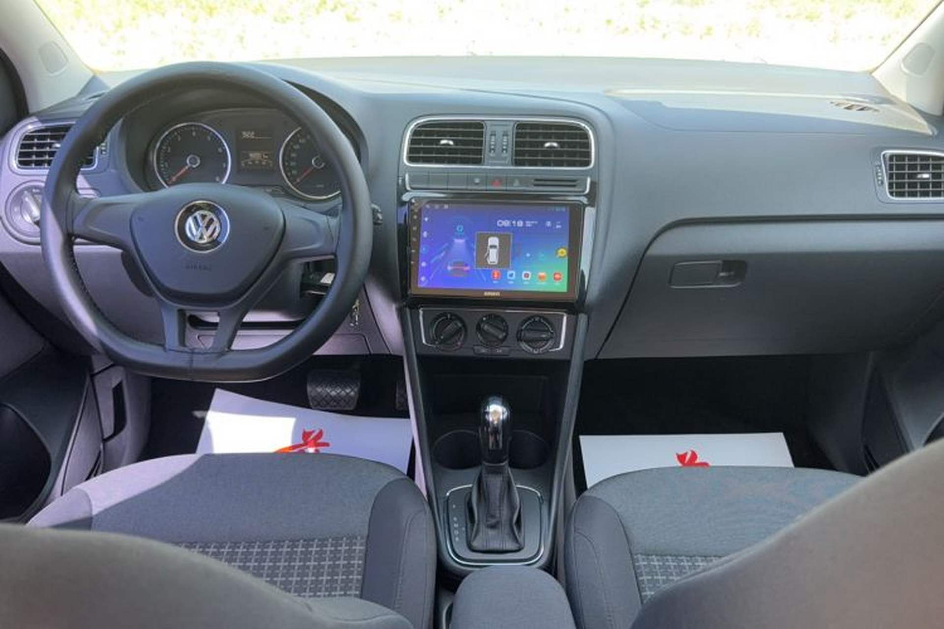 Used Volkswagen Polo 2014 1.6L Automatic Comfort Edition Center Console