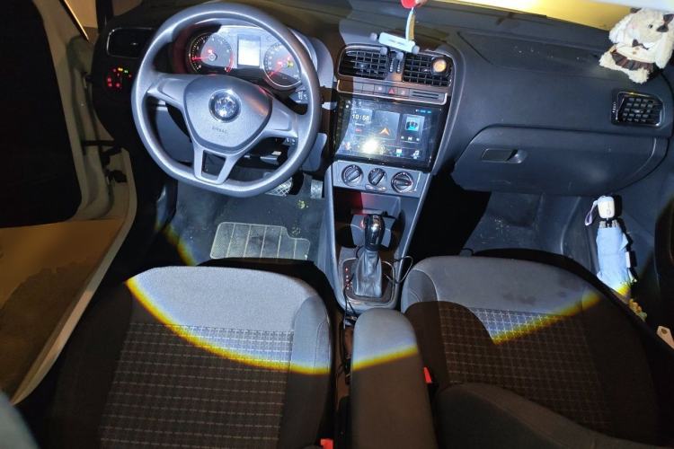 Used Volkswagen Polo 2014 1.4L Automatic Comfort Edition Center Console