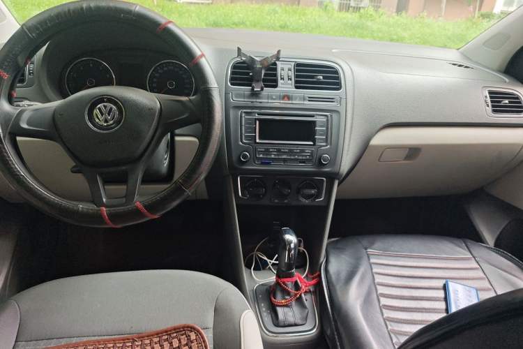 Used Volkswagen Polo 2014 1.6L Automatic Comfort Edition Center Console
