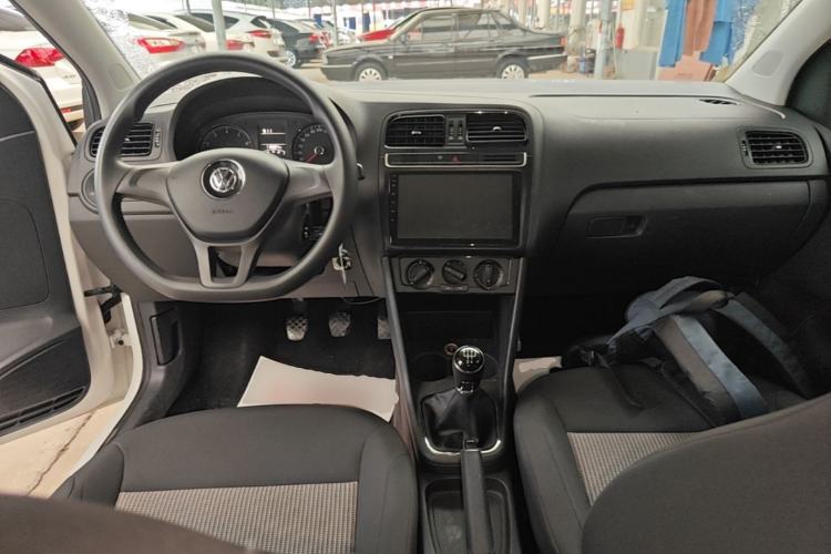 Used Volkswagen Polo 2014 1.4L Manual Fashion Edition Center Console