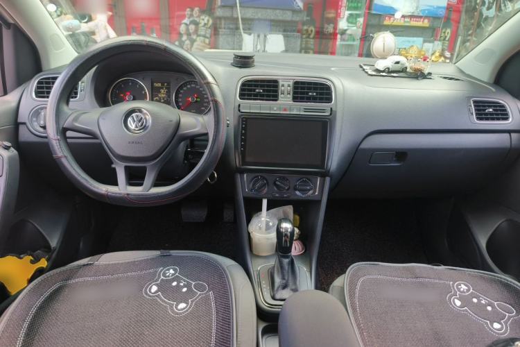 Used Volkswagen Polo 2014 1.4L Automatic Comfort Edition Center Console