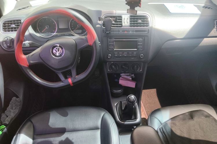 Used Volkswagen Polo 2014 1.4L Manual Comfort Edition Center Console