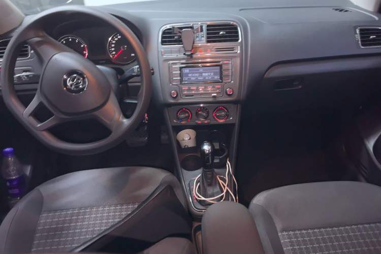 Used Volkswagen Polo 2014 1.6L Automatic Comfort Edition Center Console