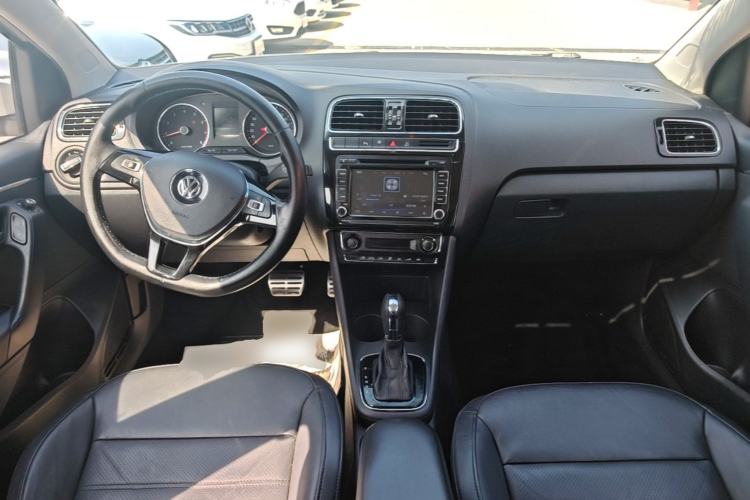 Used Volkswagen Polo 2014 1.4L Automatic Luxury Edition Center Console