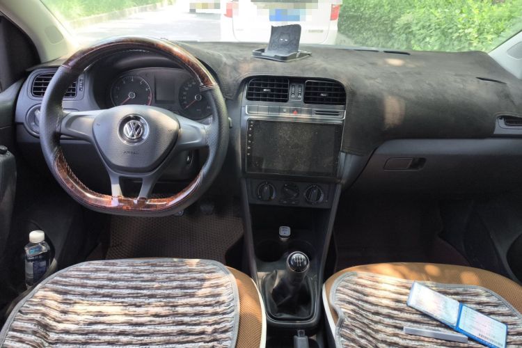 Used Volkswagen Polo 2014 1.4L Manual Fashion Edition Center Console