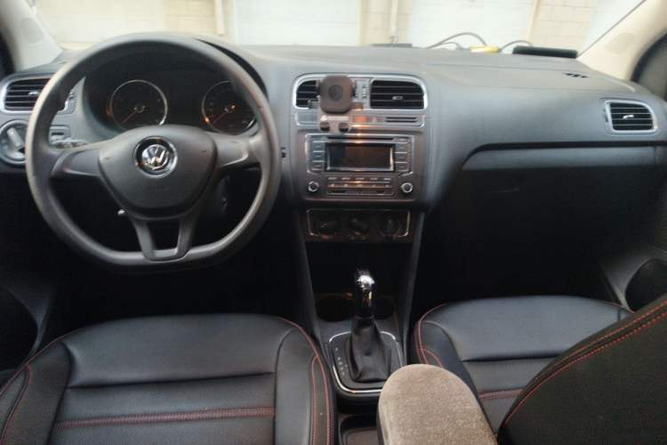 Used Volkswagen Polo 2014 1.6L Automatic Comfort Edition Center Console