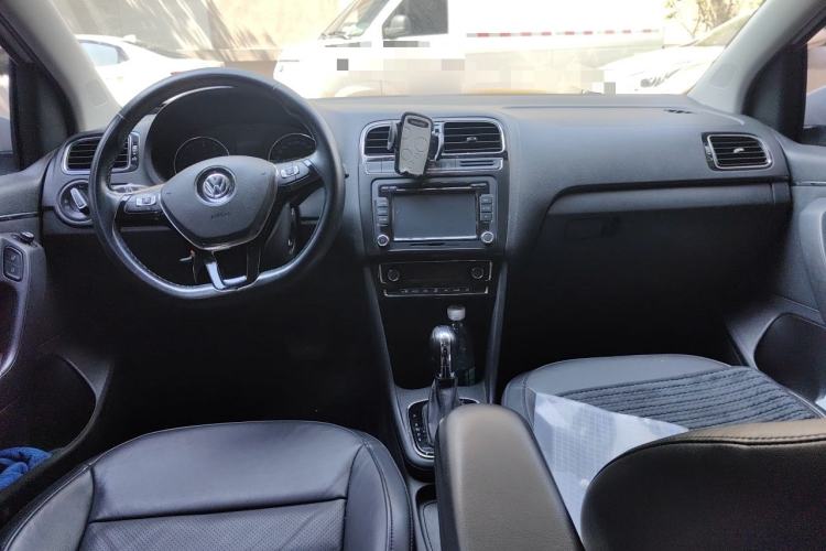 Used Volkswagen Polo 2014 1.4L Automatic Luxury Edition Center Console