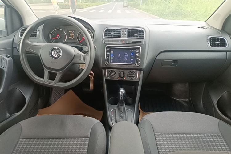 Used Volkswagen Polo 2014 1.4L Automatic Comfort Edition Center Console