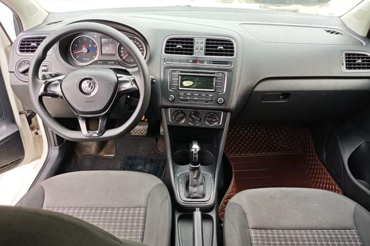 Used Volkswagen Polo 2014 1.6L Automatic Comfort Edition Center Console