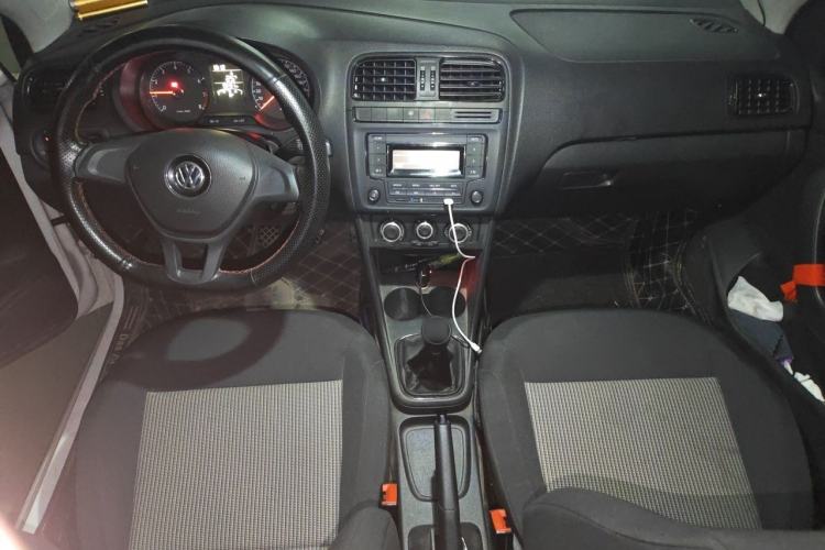 Used Volkswagen Polo 2014 1.4L Manual Fashion Edition Center Console