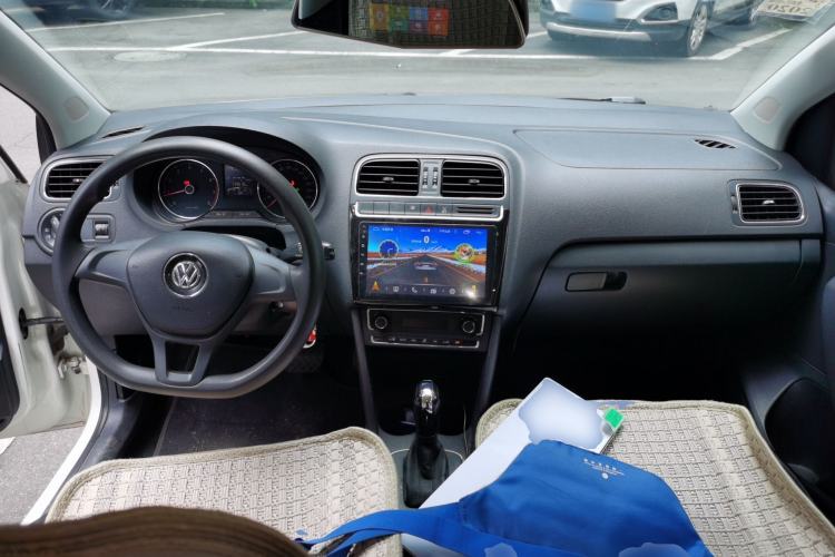Used Volkswagen Polo 2014 1.6L Automatic Comfort Edition Center Console