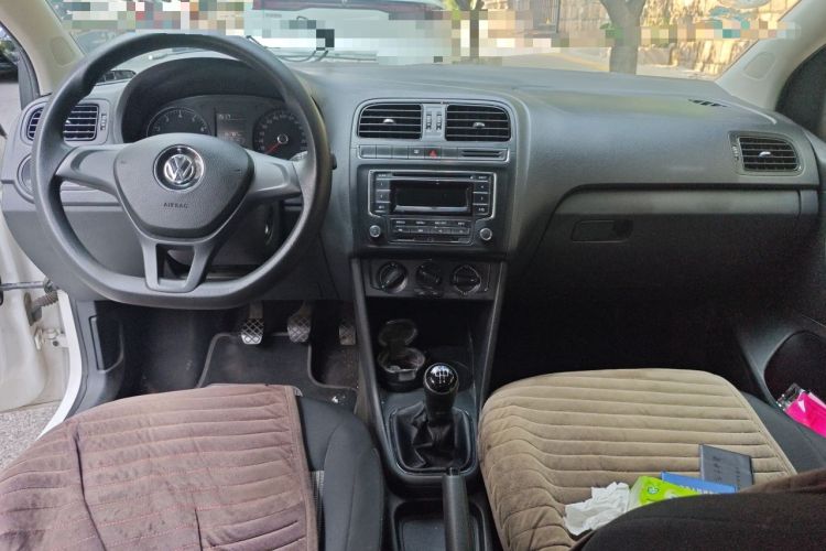 Used Volkswagen Polo 2014 1.4L Manual Fashion Edition Center Console