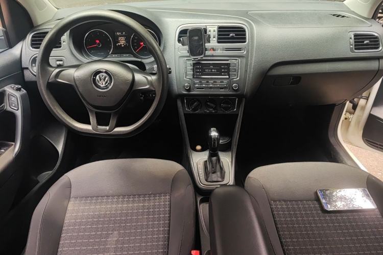 Used Volkswagen Polo 2014 1.6L Automatic Comfort Edition Center Console
