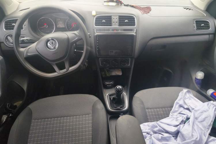Used Volkswagen Polo 2014 1.4L Manual Comfort Edition Center Console