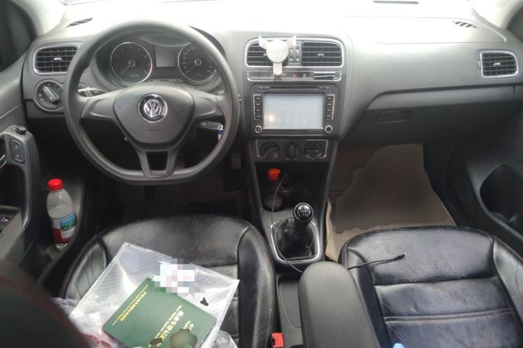 Used Volkswagen Polo 2014 1.6L Manual Comfort Edition Center Console