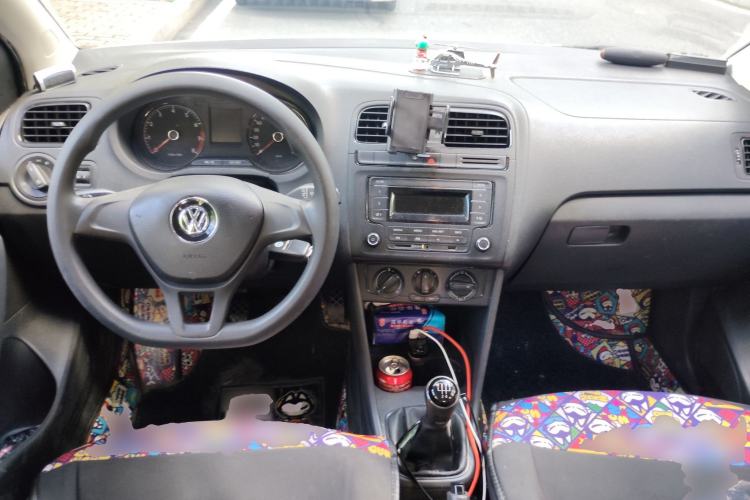 Used Volkswagen Polo 2014 1.4L Manual Fashion Edition Center Console