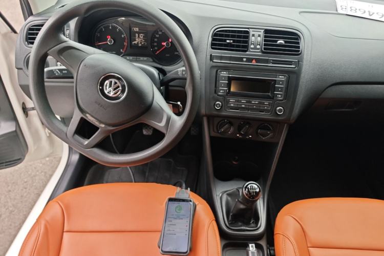 Used Volkswagen Polo 2014 1.4L Manual Fashion Edition Center Console