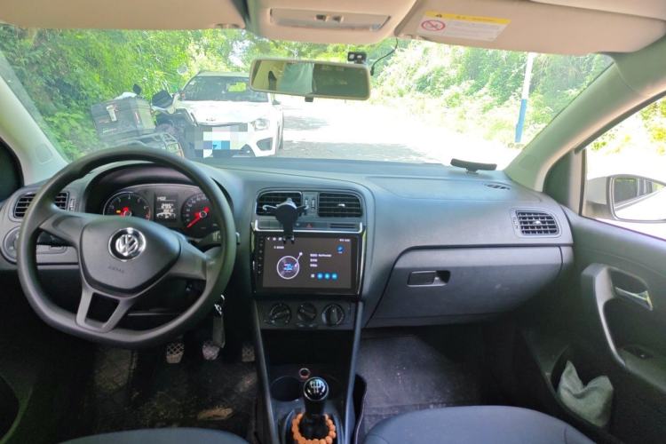 Used Volkswagen Polo 2014 1.4L Manual Fashion Edition Center Console