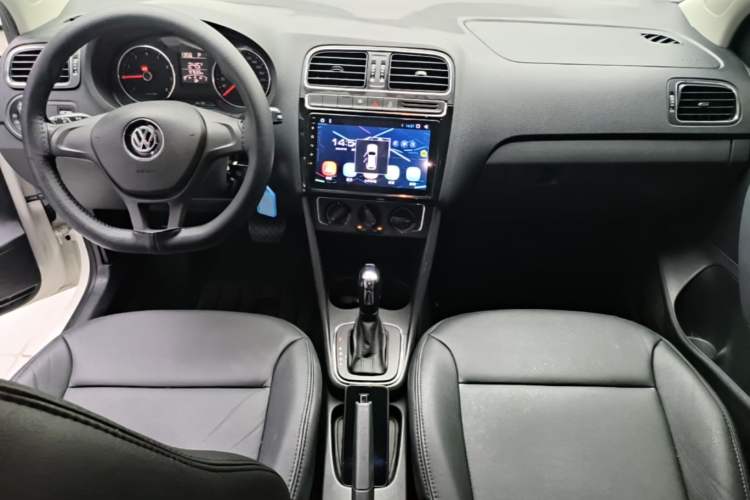 Used Volkswagen Polo 2014 1.6L Automatic Comfort Edition Center Console