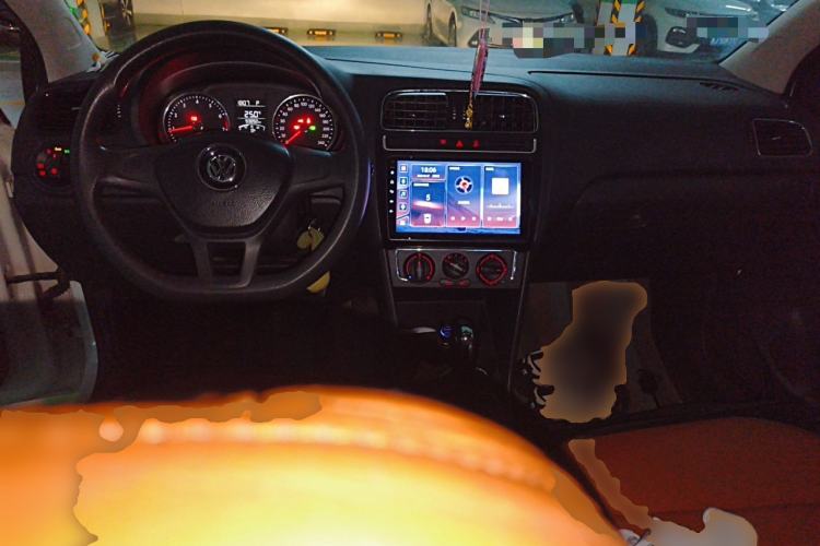 Used Volkswagen Polo 2014 1.6L Automatic Comfort Edition Center Console