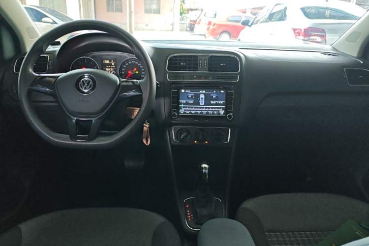 Used Volkswagen Polo 2014 1.4L Automatic Comfort Edition Center Console