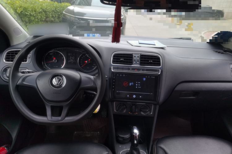 Used Volkswagen Polo 2014 1.6L Automatic Comfort Edition Center Console