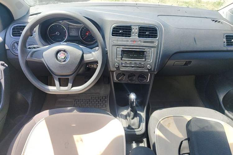 Used Volkswagen Polo 2014 1.4L Automatic Comfort Edition Center Console