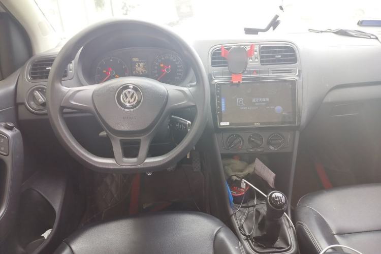 Used Volkswagen Polo 2014 1.4L Manual Fashion Edition Center Console