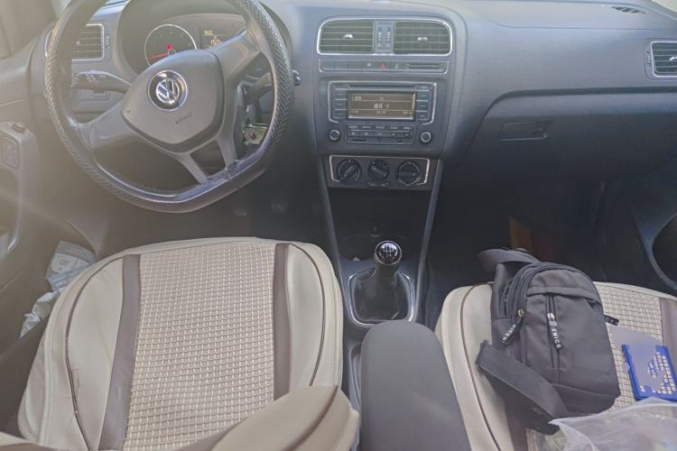 Used Volkswagen Polo 2014 1.4L Manual Comfort Edition Center Console
