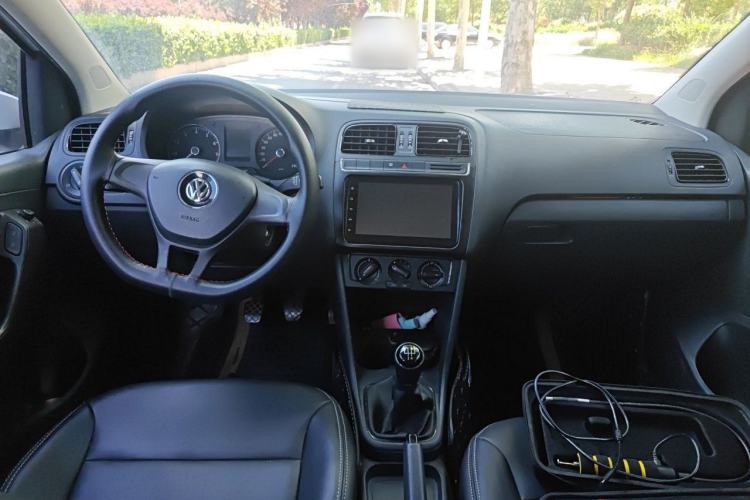 Used Volkswagen Polo 2014 1.4L Manual Fashion Edition Center Console